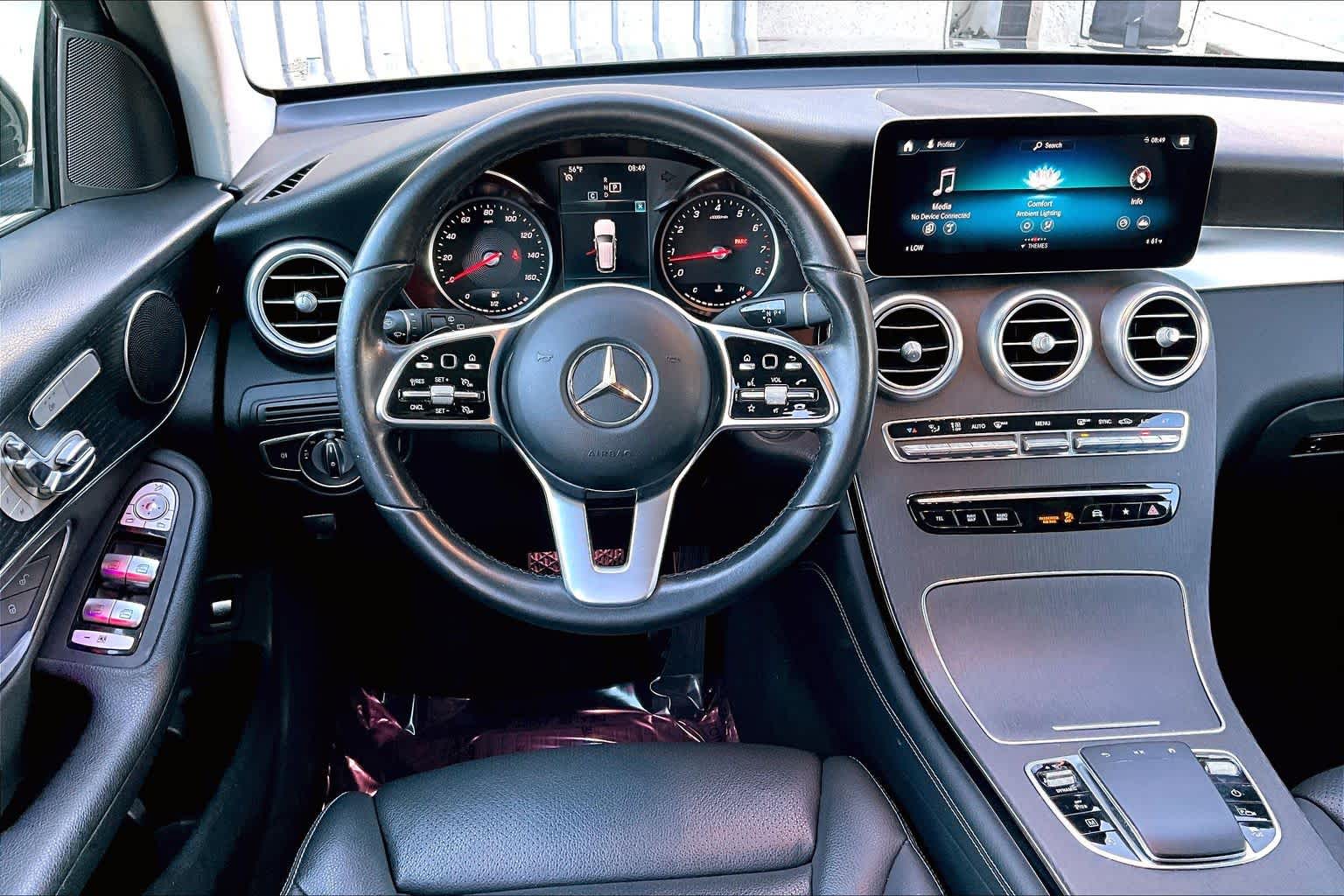 2021 Mercedes Benz GLC 300 photo 2