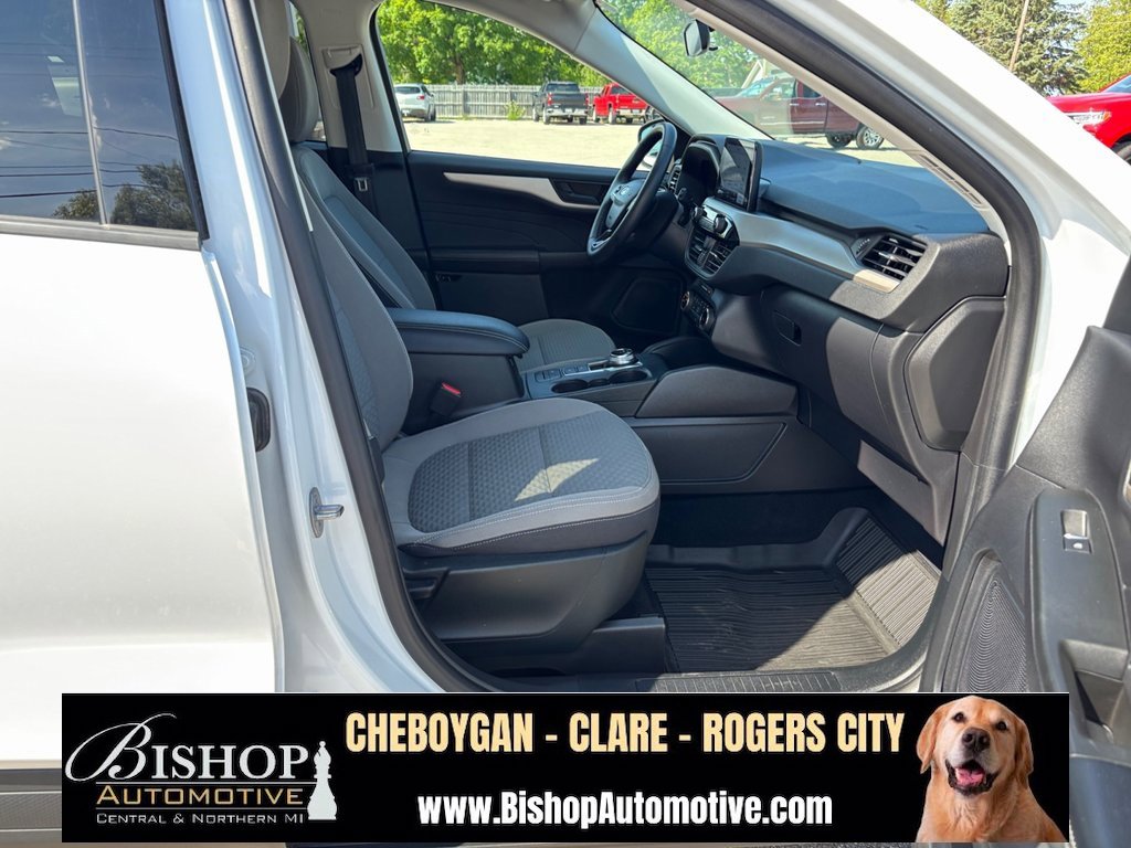 2022 Ford Escape SE photo 8