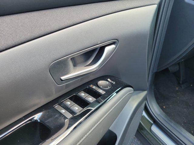 2025 Hyundai Tucson Limited photo 17
