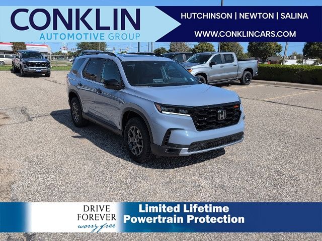 2025 Honda Pilot TrailSport's photo