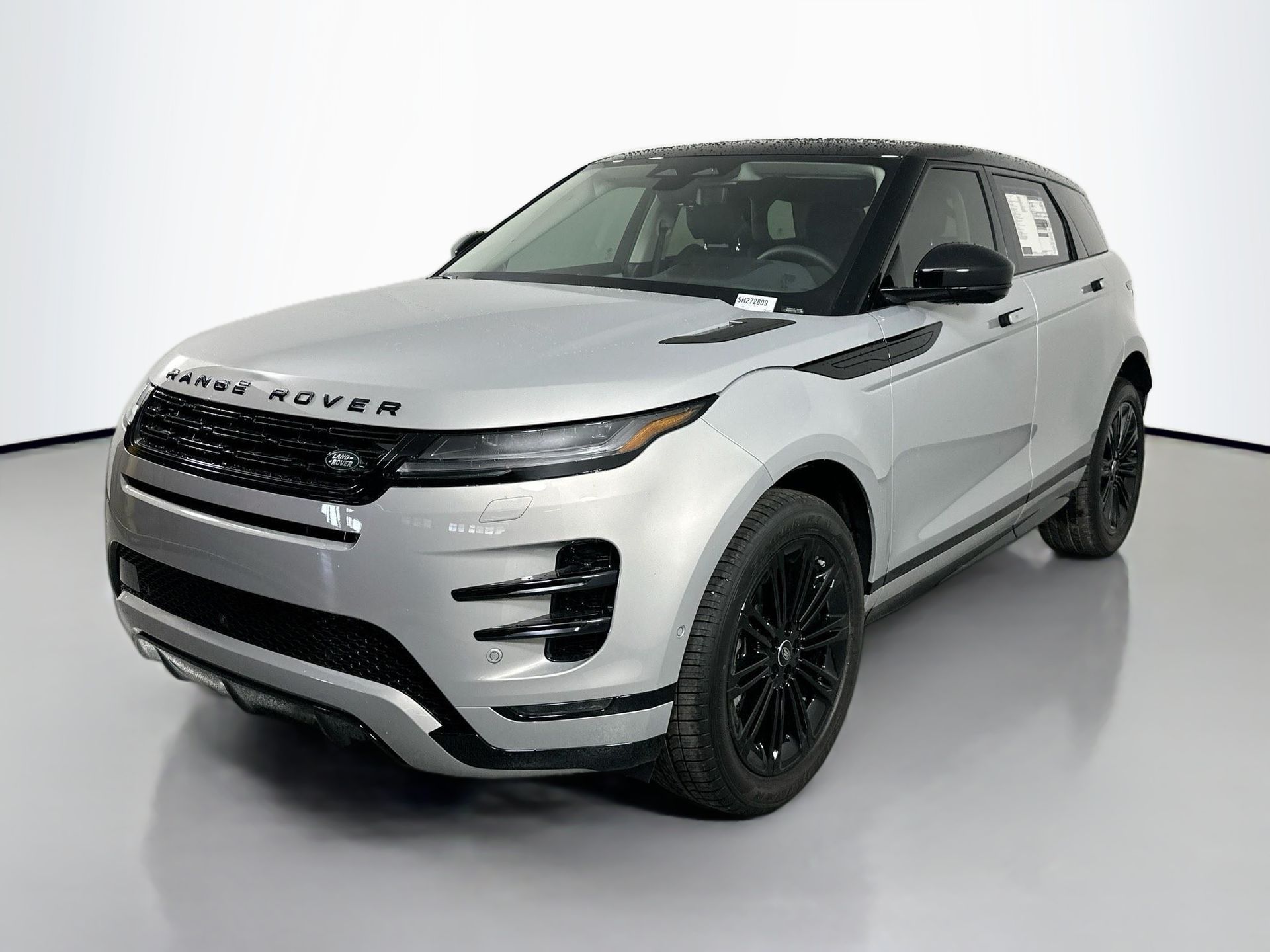 2025 Land Rover Range Rover Evoque Dynamic SE's photo