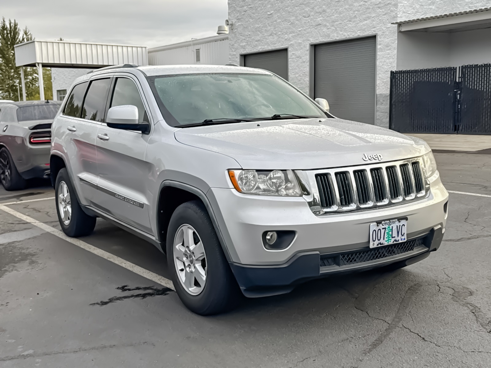 2011 Jeep Grand Cherokee Laredo photo 2