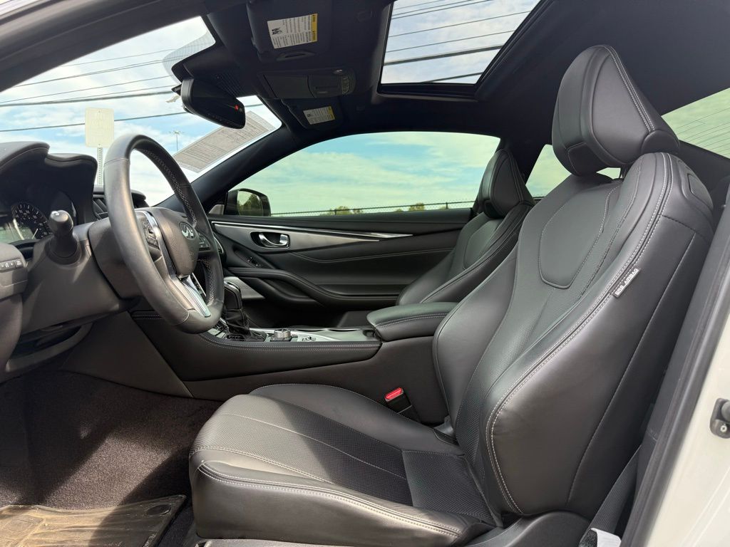 2021 Infiniti Q60 3.0t Luxe photo 9