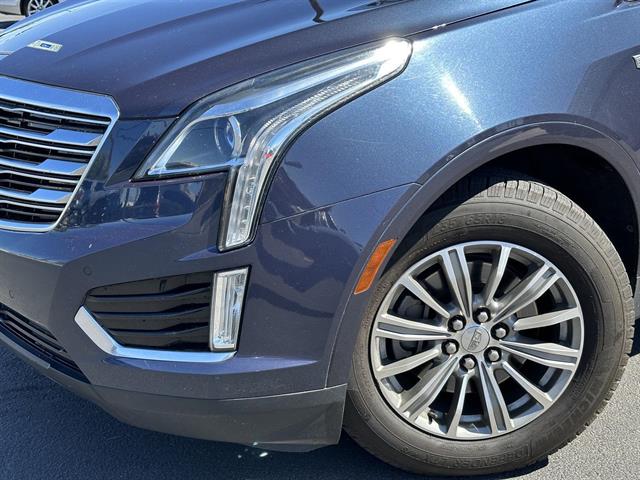 2018 Cadillac XT5 Luxury photo 2