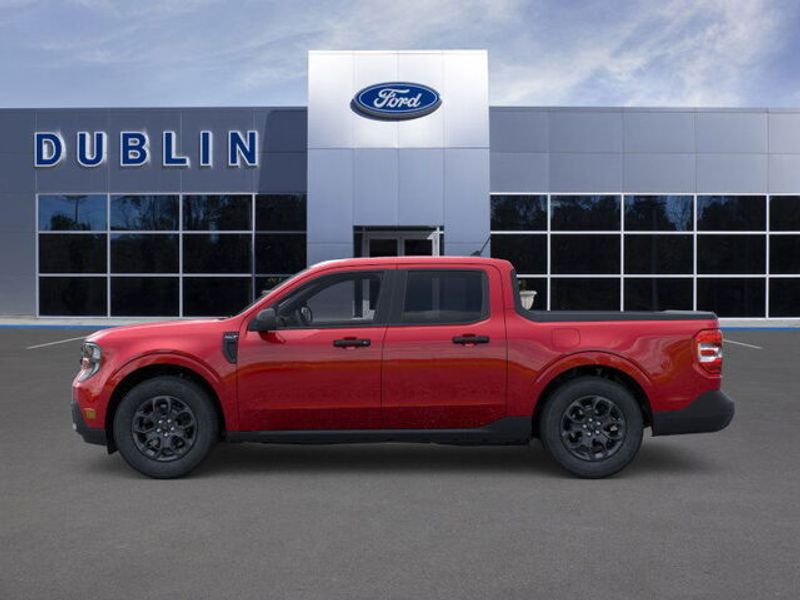 2025 Ford Maverick XLT photo 2