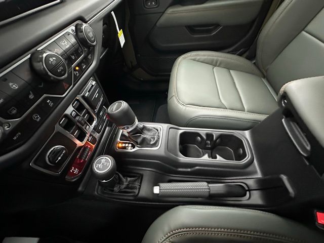 2025 Jeep Gladiator Mojave photo 24