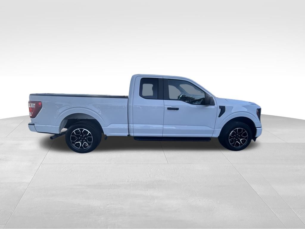 2023 Ford F-150 XL photo 3