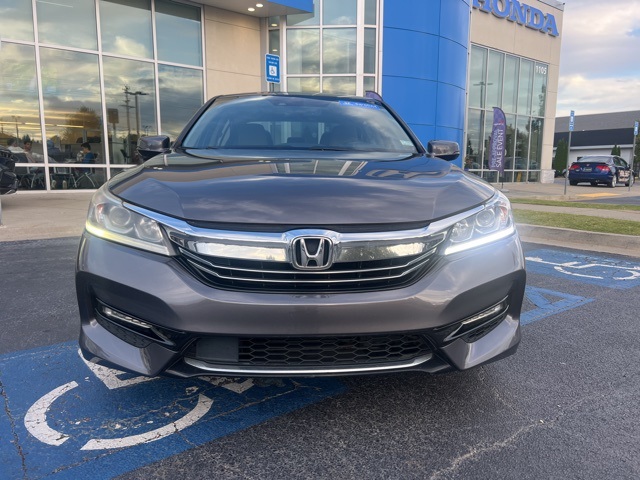 2017 Honda Accord Hybrid EX-L photo 3