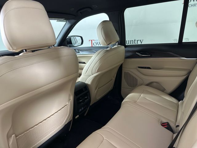 2025 Jeep Grand Cherokee Limited photo 28