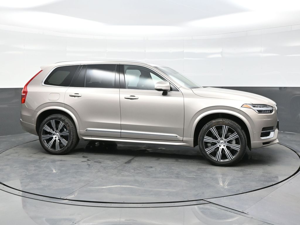 2025 Volvo XC90 T8 Plus photo 4