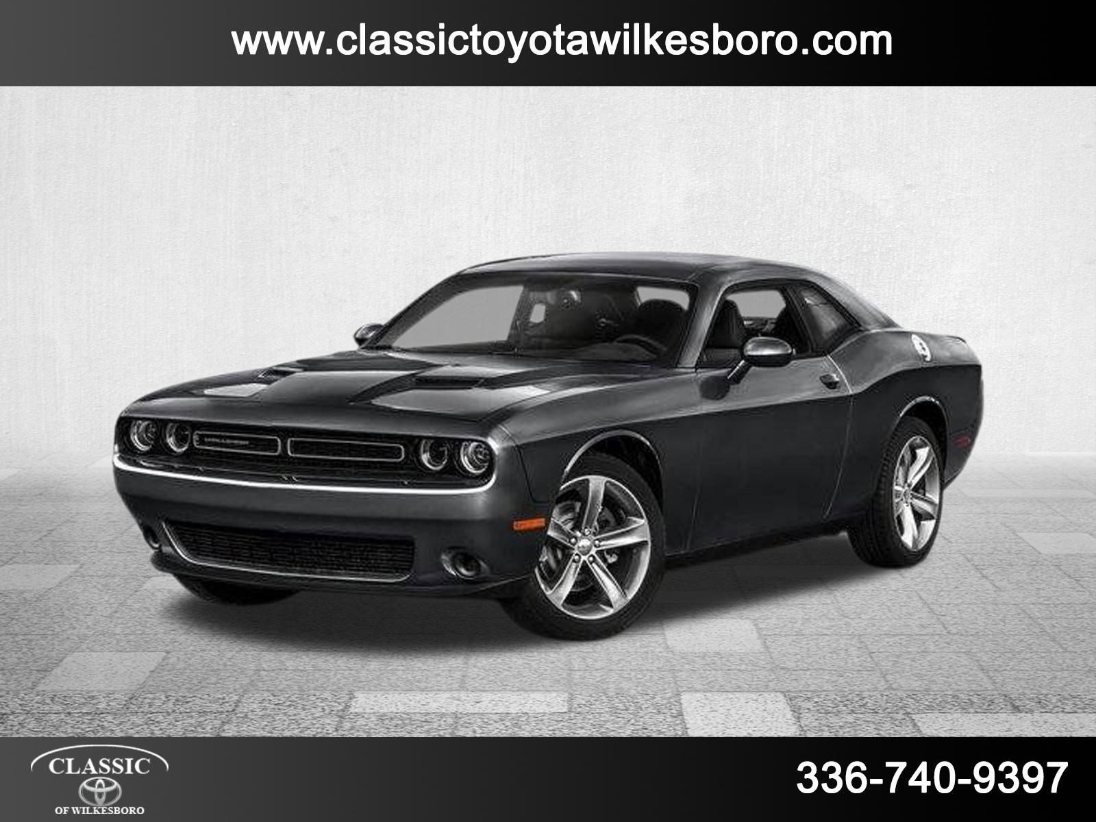 2017 Dodge Challenger SXT Plus photo 2