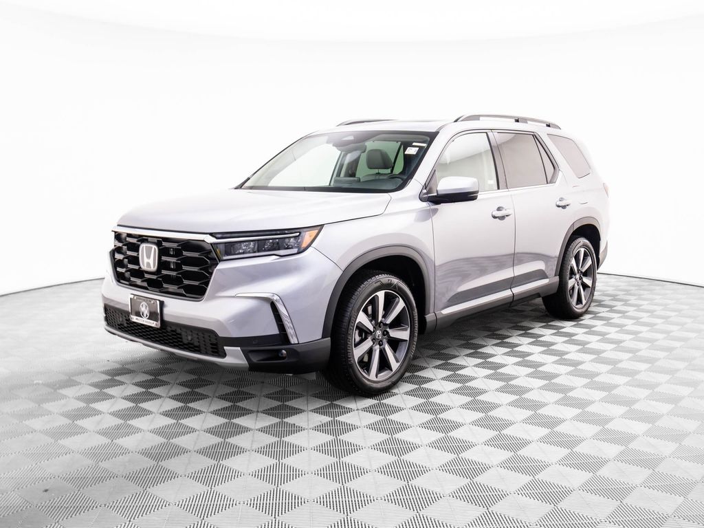 2025 Honda Pilot Touring's photo