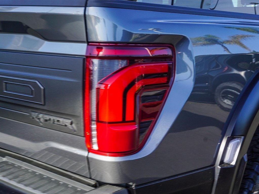 2025 Ford F-150 Raptor photo 7