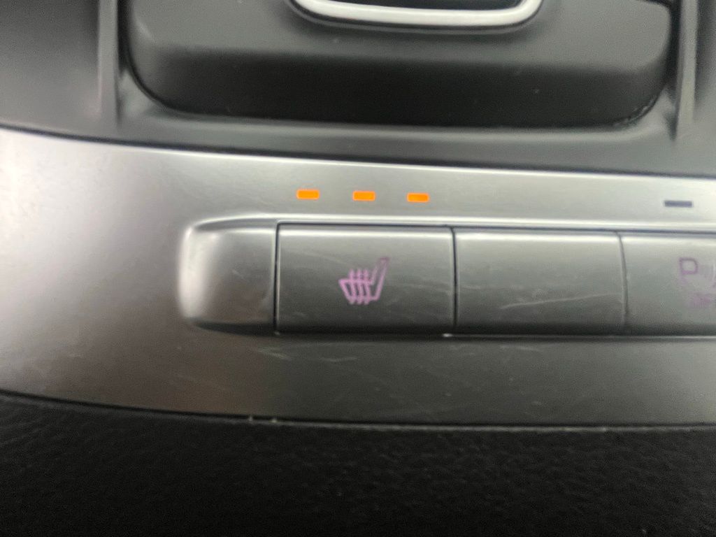 2024 Kia Carnival LX photo 5