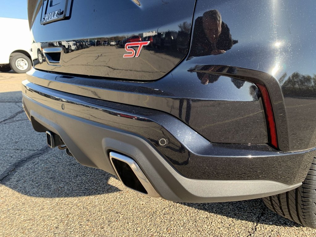 2019 Ford Edge ST photo 3