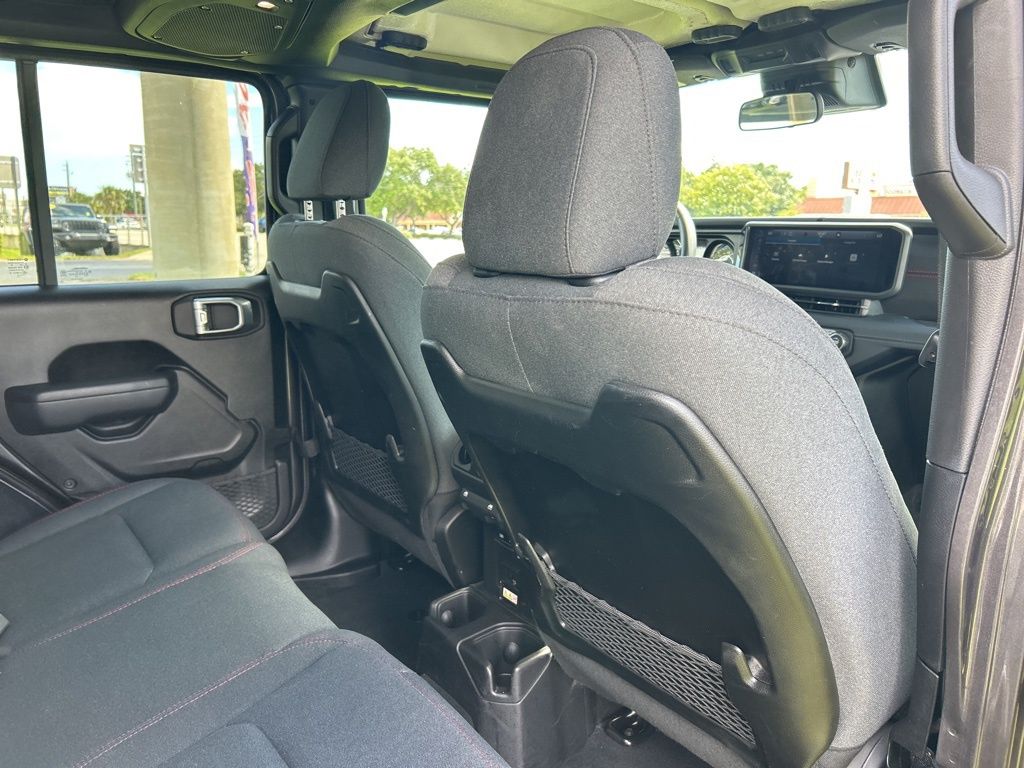 2024 Jeep Wrangler Rubicon photo 37