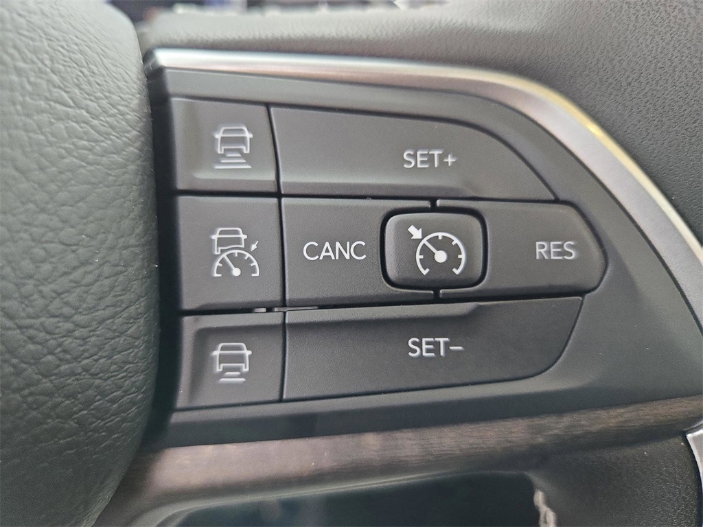 2025 Jeep Grand Cherokee Limited photo 16