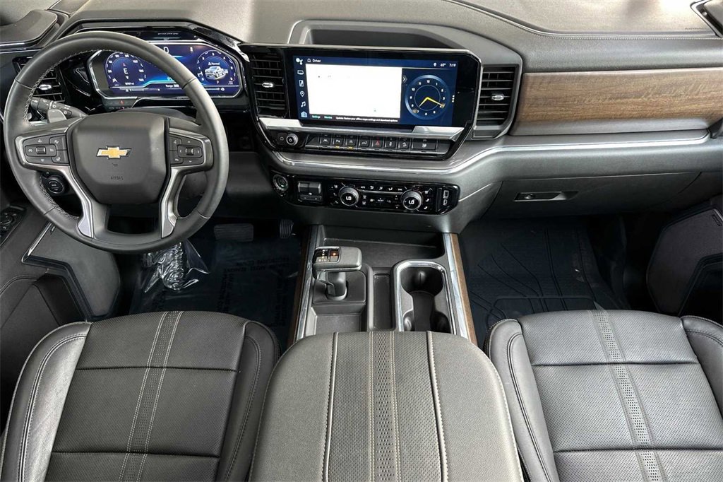 2023 Chevrolet Silverado 1500 High Country photo 15