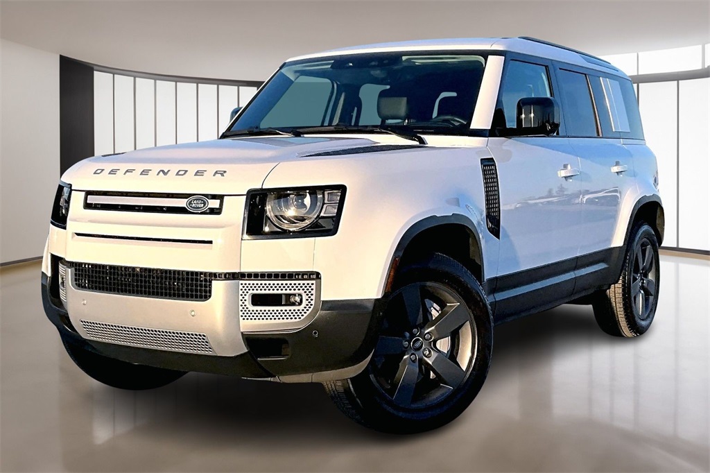 2025 Land Rover Defender S's photo