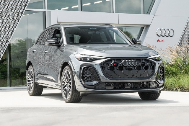 2025 Audi SQ5 Premium Plus