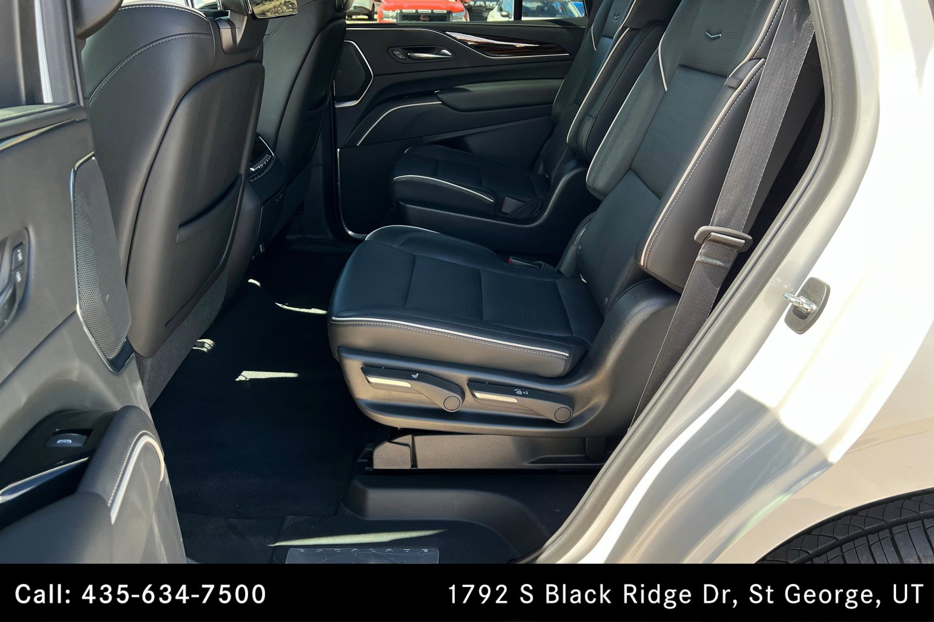 2021 Cadillac Escalade Premium Luxury photo 21