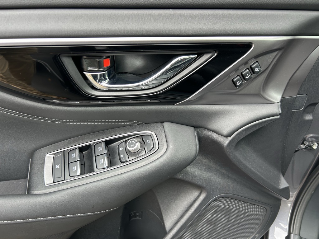 2025 Subaru Outback Touring XT photo 8