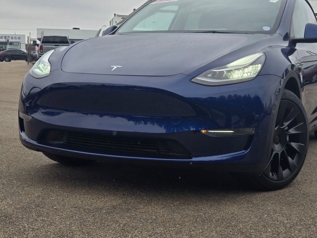 Used 2023 Tesla Model Y Long Range with VIN 7SAYGDEE9PA098872 for sale in Elmhurst, IL