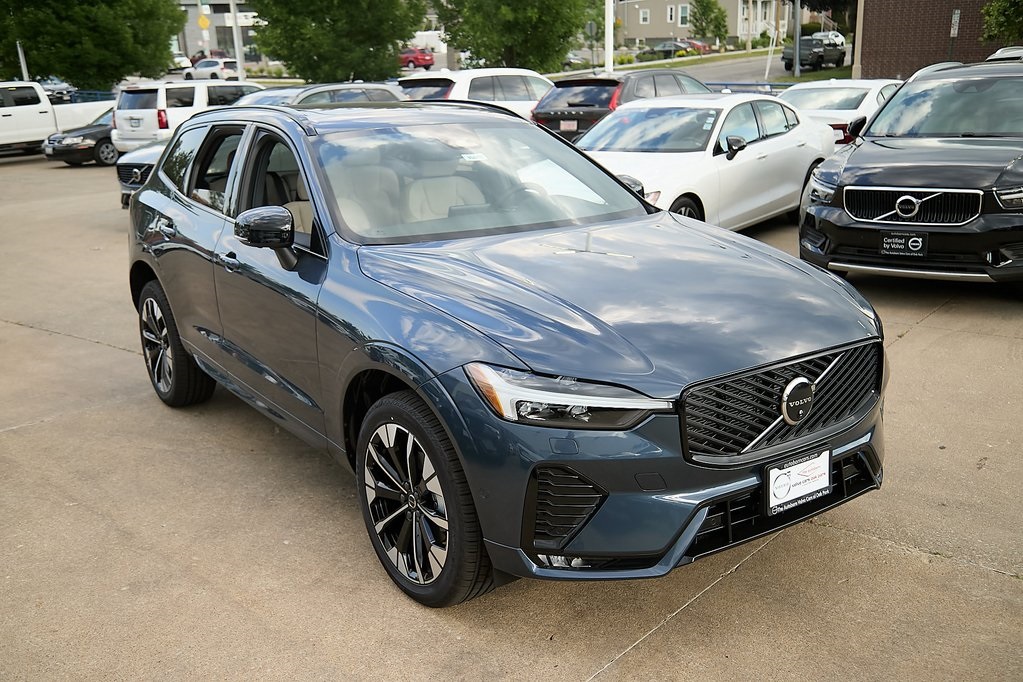 2026 VOLVO XC60 - Image 3