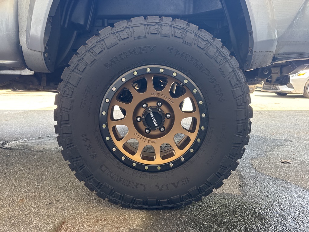 2016 Toyota Tacoma TRD Sport photo 10