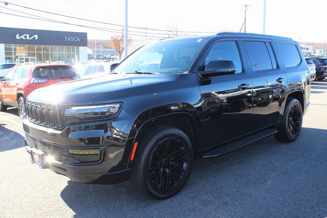 2024 Jeep Wagoneer Base photo 2