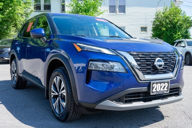 2022 Nissan Rogue SV photo 2