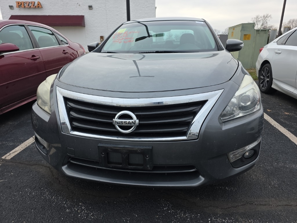 2015 Nissan Altima SL's photo