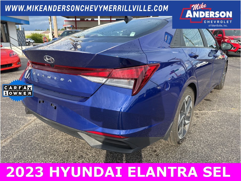 2023 Hyundai Elantra SEL photo 3