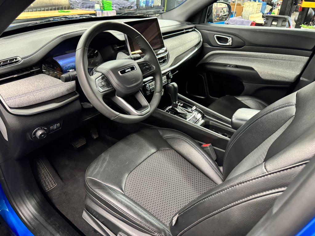 2024 Jeep Compass Latitude photo 11