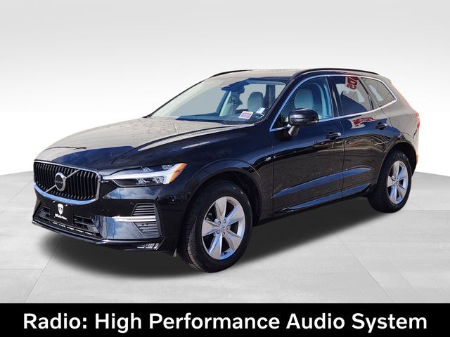 2022 Volvo XC60 B5 Momentum photo 3