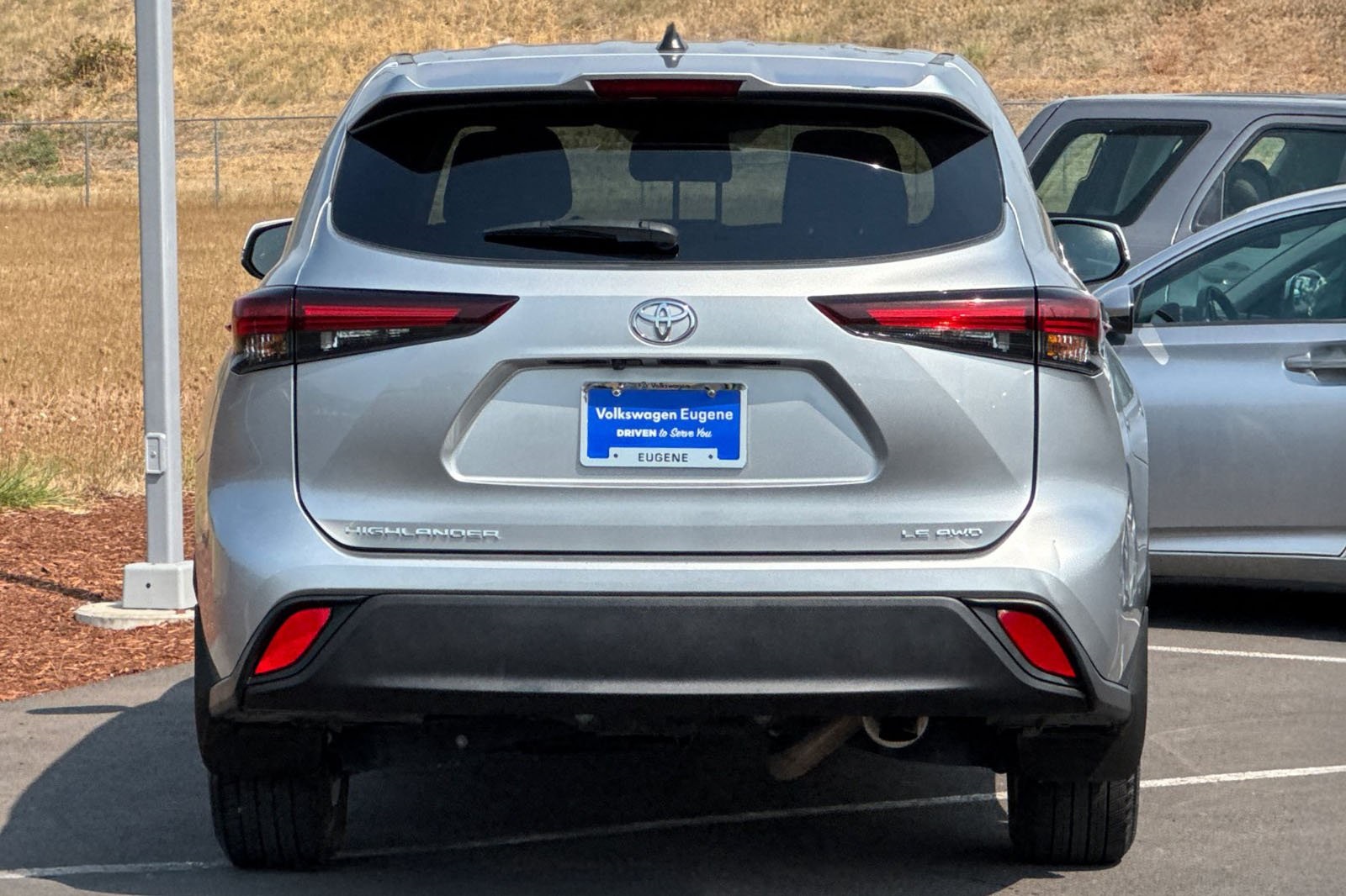 2024 Toyota Highlander LE photo 3