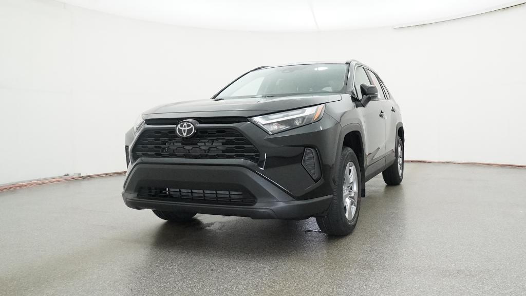 2025 Toyota RAV4 XLE photo 2