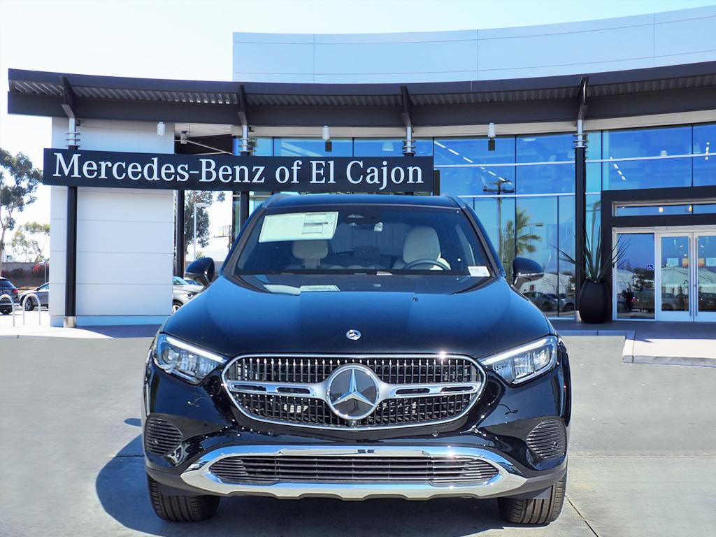 2026 Mercedes Benz GLC 300 photo 2