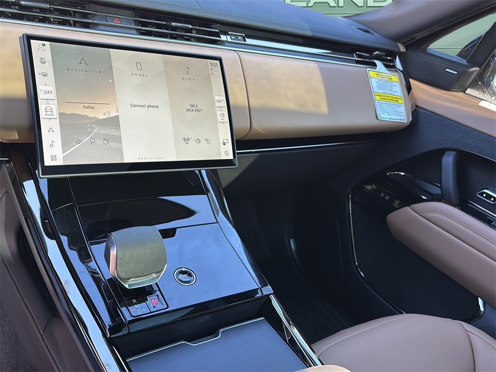 2025 Land Rover Range Rover Sport SE photo 8