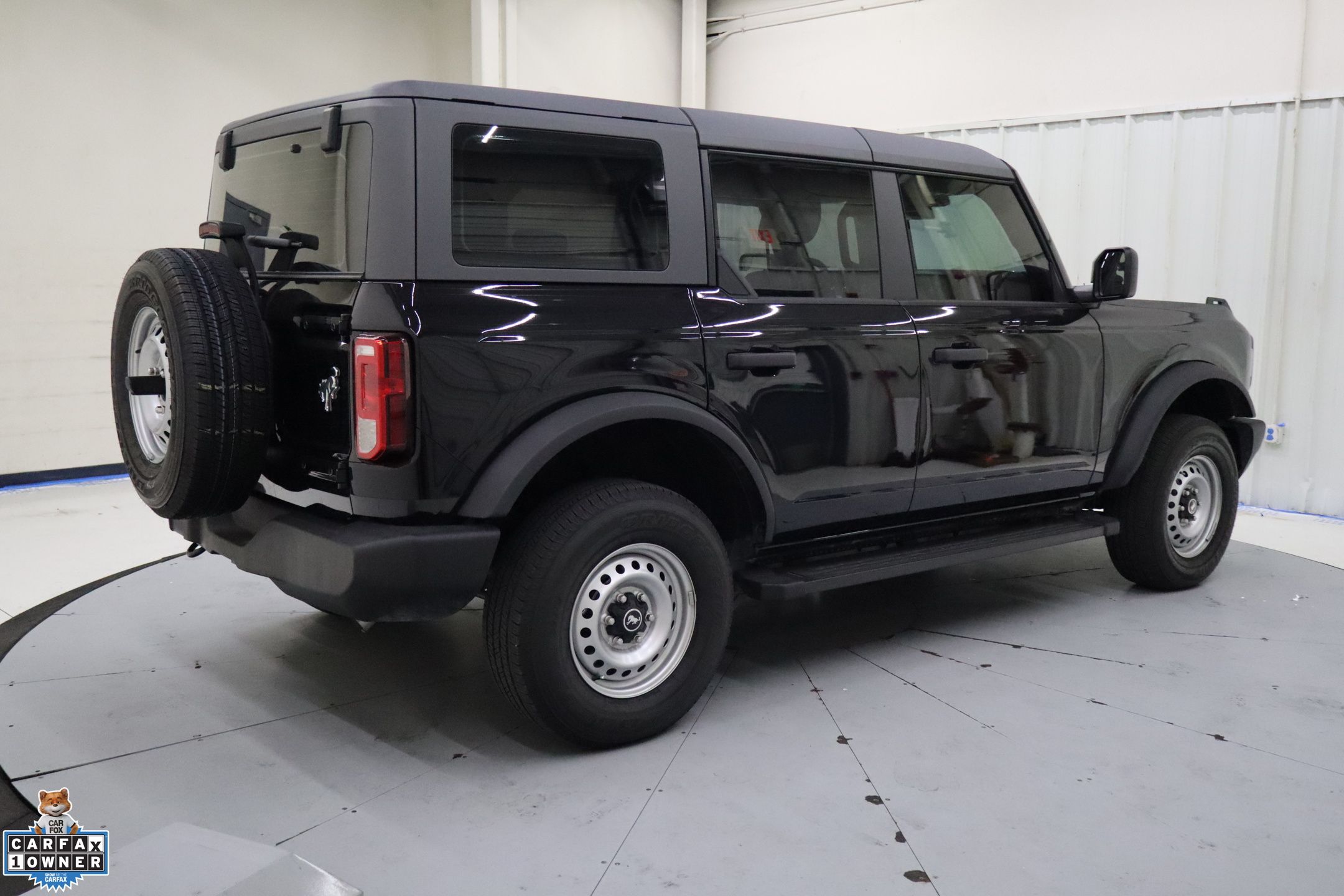 2025 Ford Bronco Base photo 3