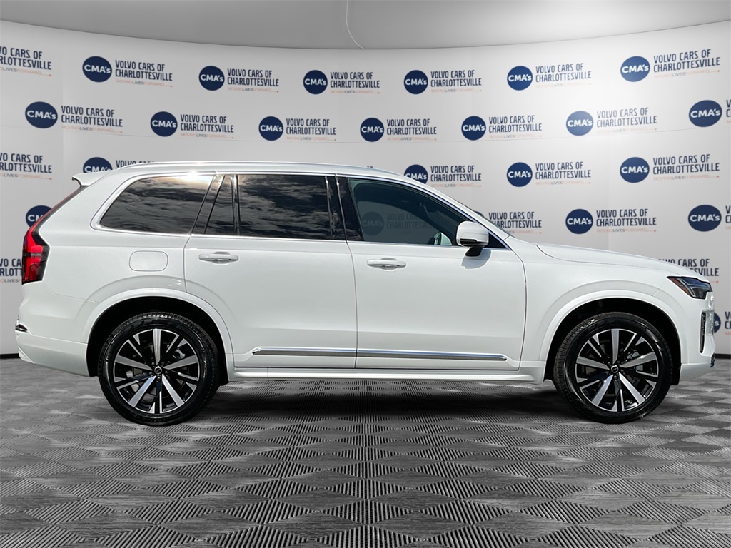 2025 Volvo XC90 Core photo 6