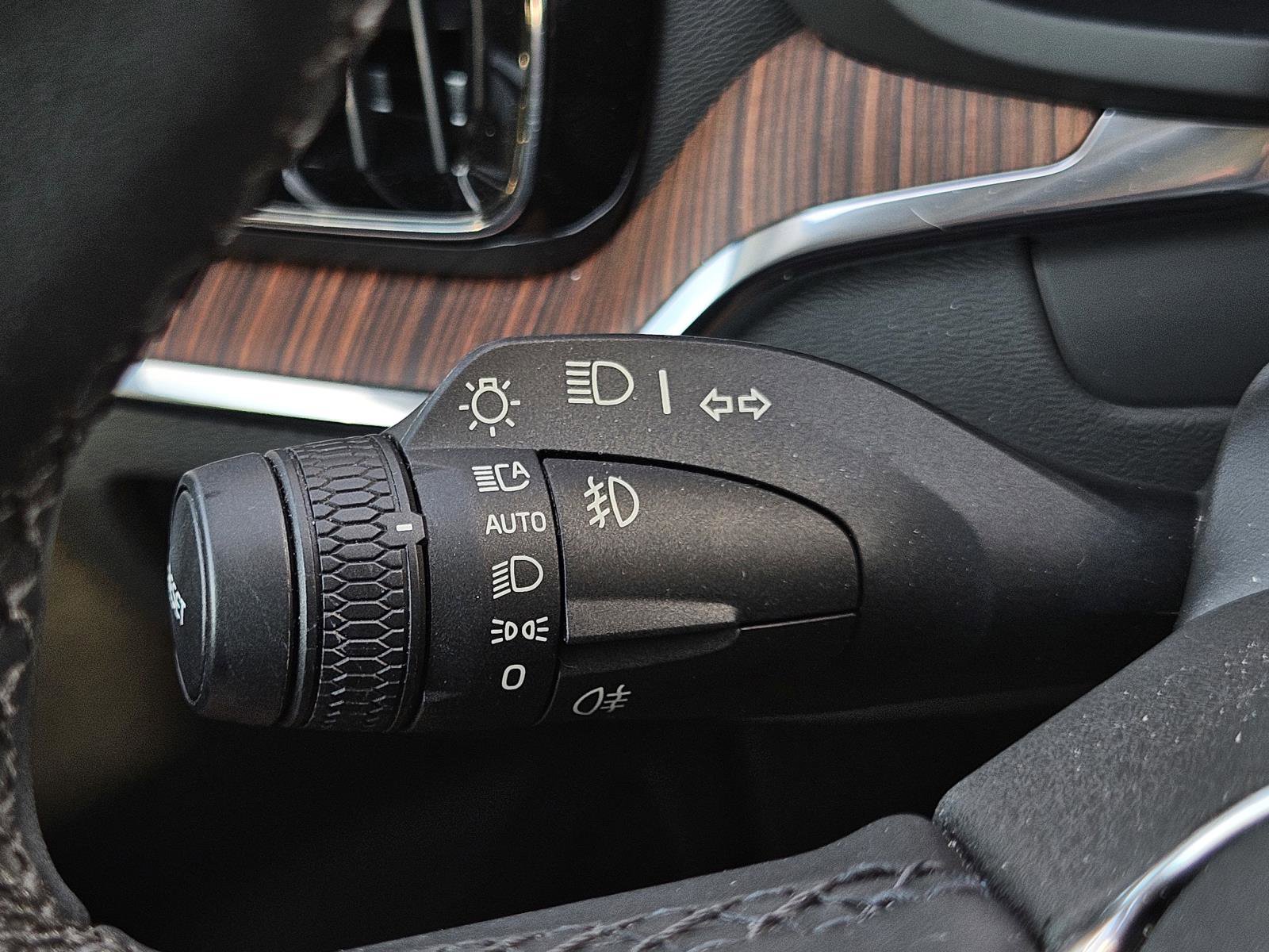 2024 Volvo S60 B5 AWD Plus photo 14