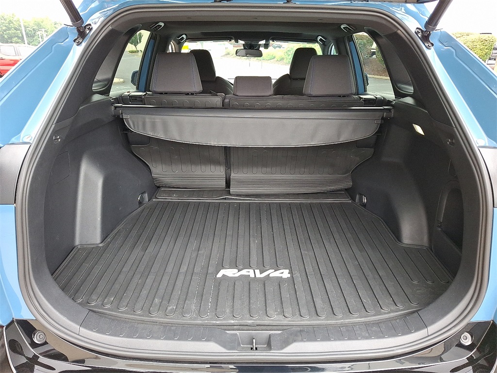 2022 Toyota RAV4 Hybrid SE photo 27