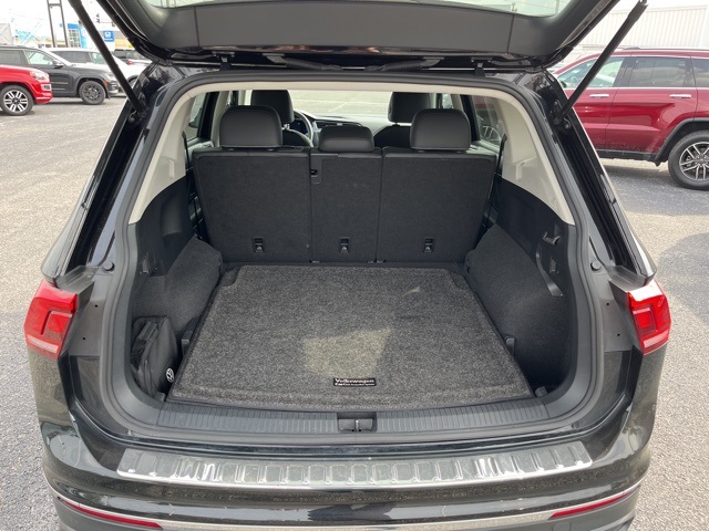 2023 Volkswagen Tiguan SE photo 6