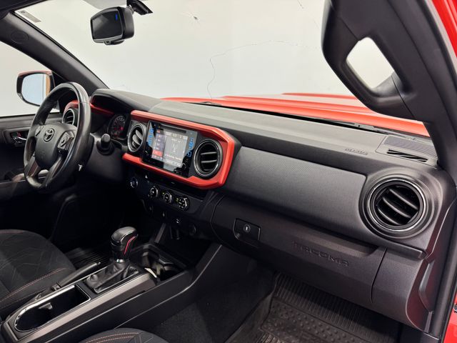 2017 Toyota Tacoma SR5 TRD Sport photo 40