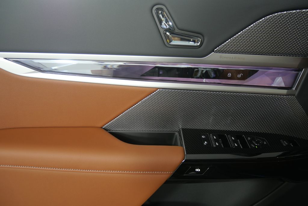 2025 Bmw 750e photo 7