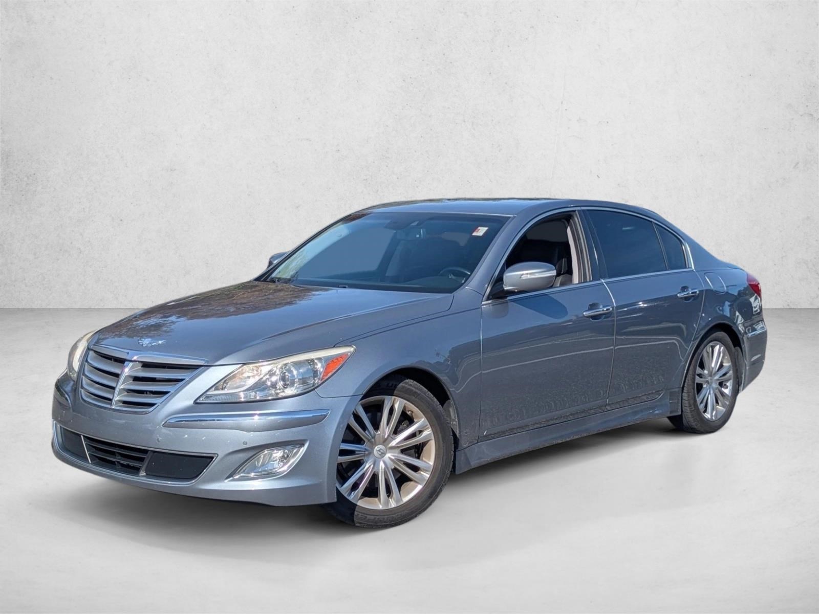 2014 Hyundai Genesis 3.8's photo