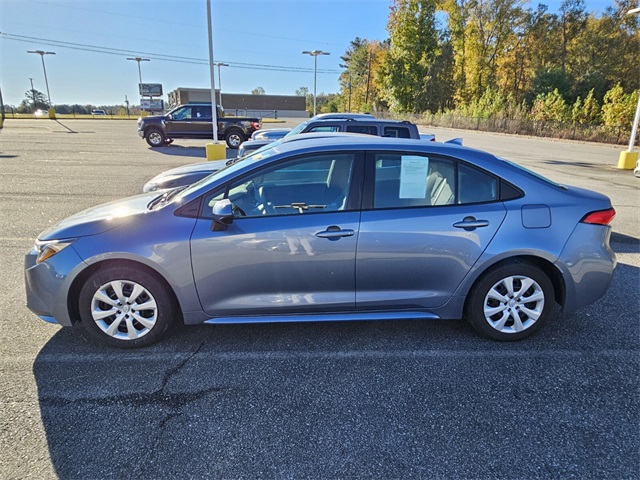 2024 Toyota Corolla LE photo 4