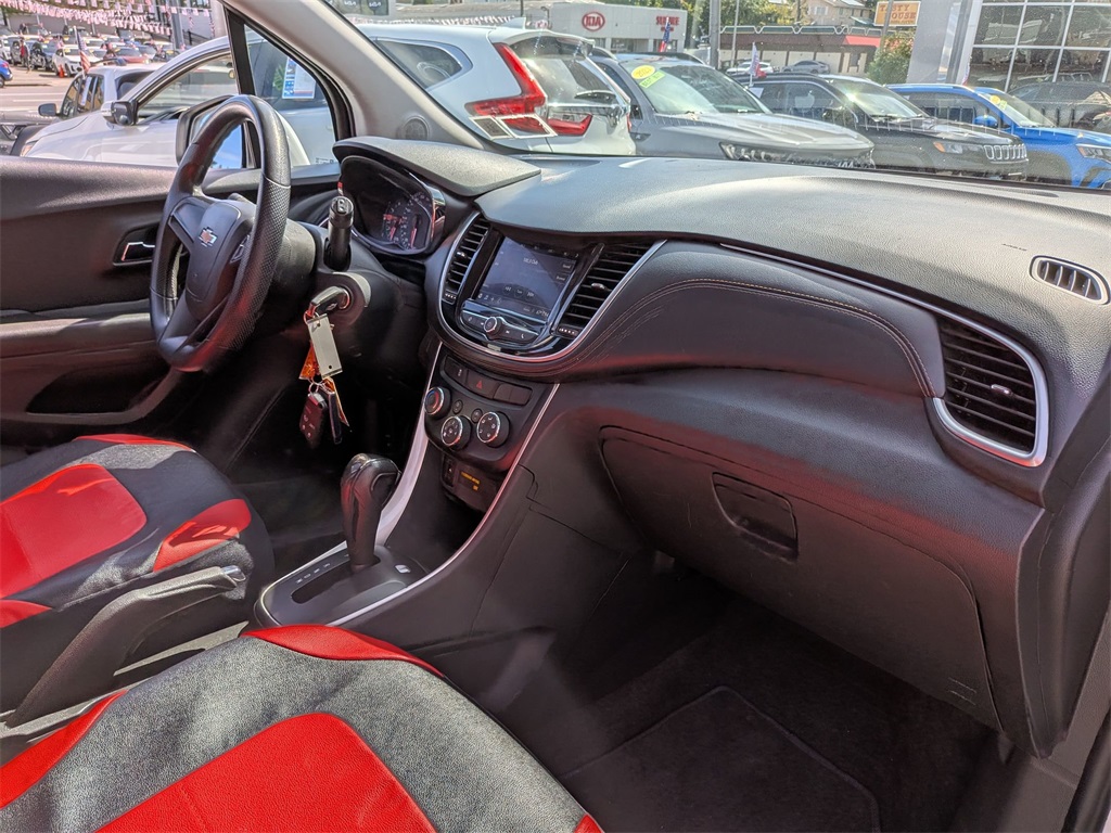 2020 Chevrolet Trax LS photo 21