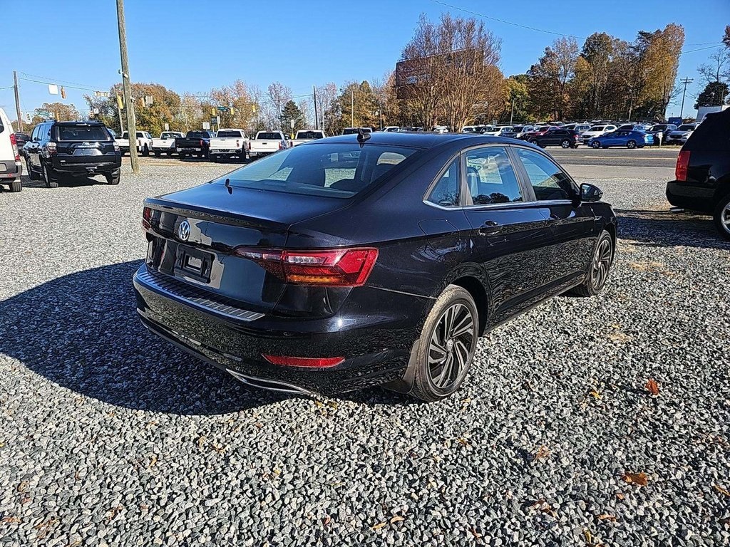 2019 Volkswagen Jetta SEL Premium photo 2